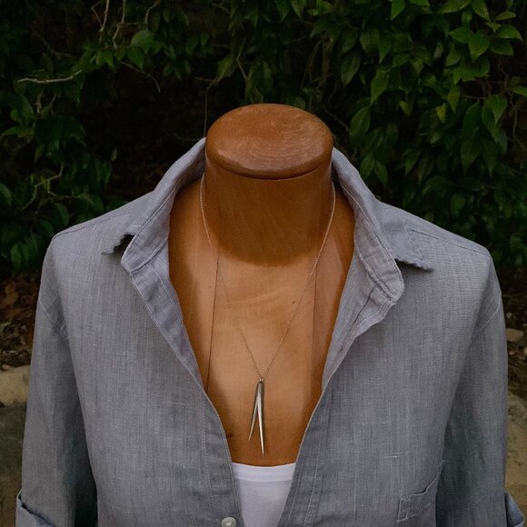 Me & Ro Extra Long Leaf Pendant - Picture 2 of 13